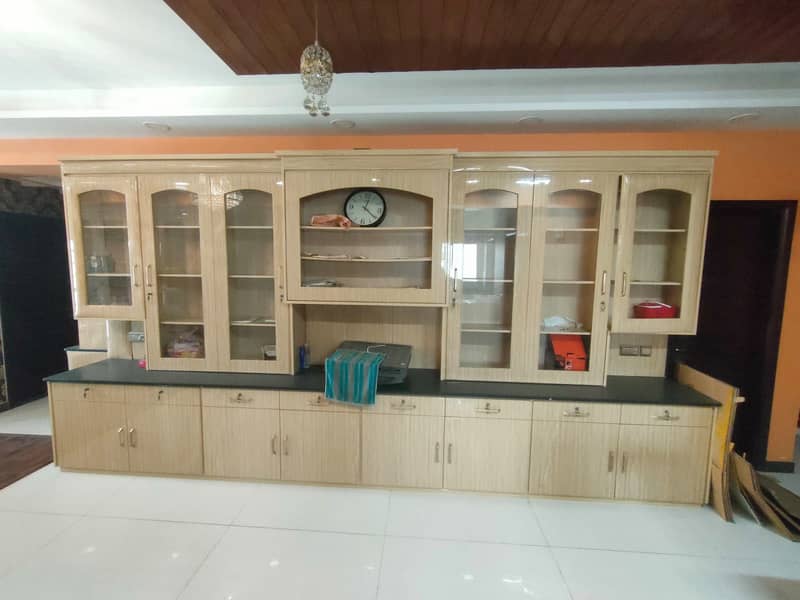 Beautiful 4 Bed Drawing Lounge Corner Facing Appartment 33