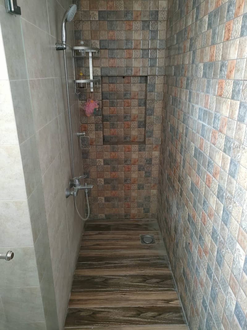 Beautiful 4 Bed Drawing Lounge Corner Facing Appartment 37