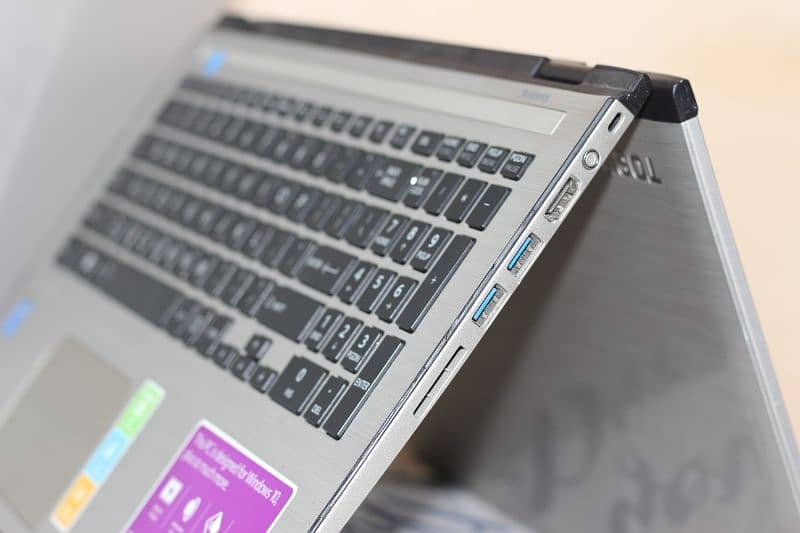 Toshiba Satellite 360° i5 5th Gen 1