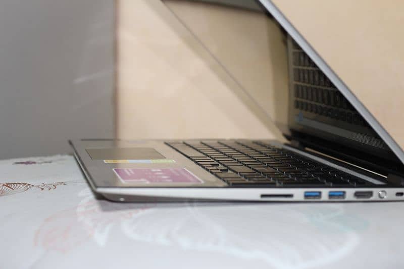 Toshiba Satellite 360° i5 5th Gen 7