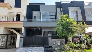 Prime Location Bankers Avenue Cooperative Housing Society House Sized 5 Marla