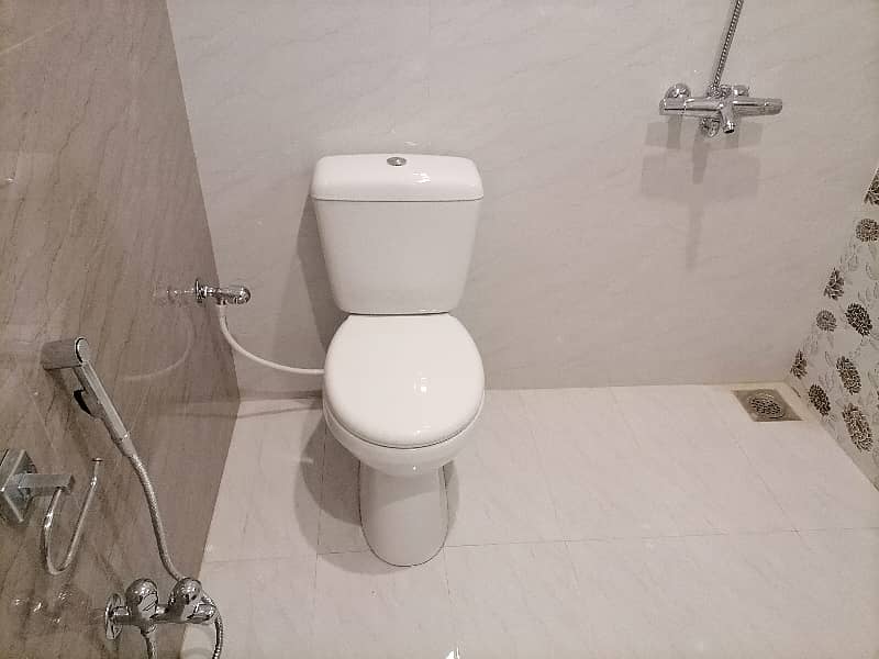 A Great Choice For A 10 Marla Lower Portion Available In Bahria Town Phase 5 5