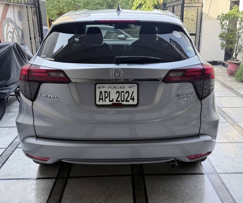Honda vezel hybrid AWD 1