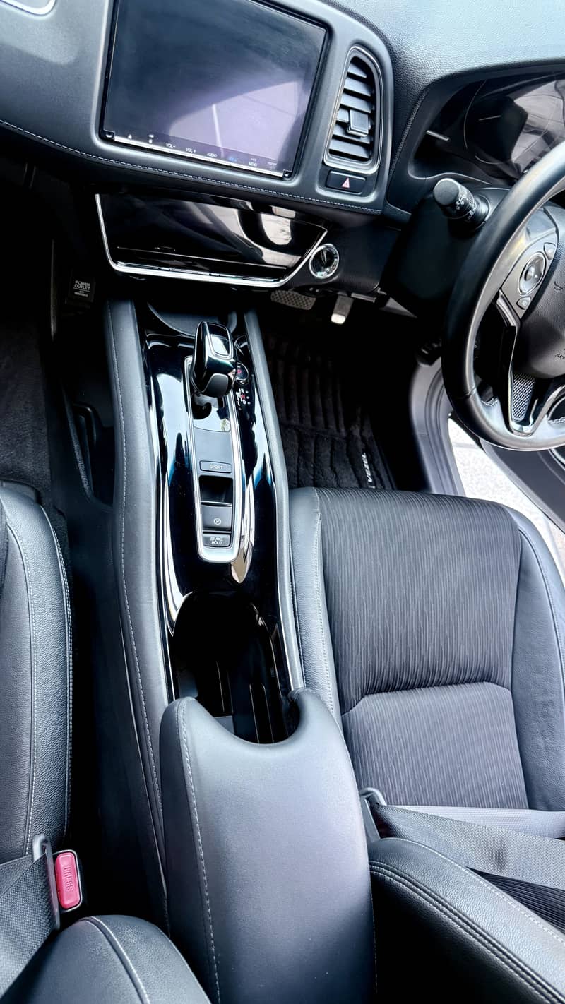 Honda vezel hybrid AWD 2