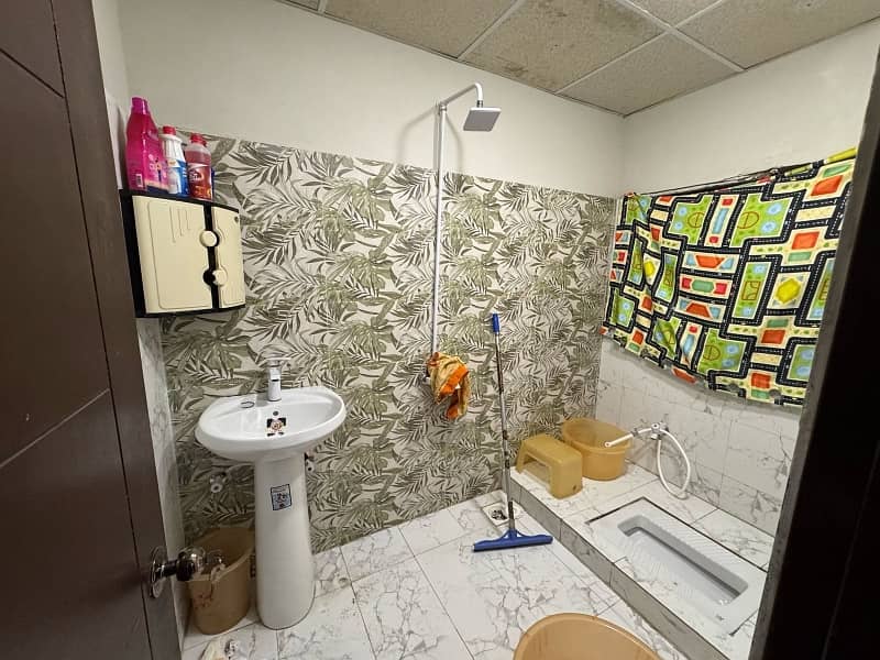 1800 Square Feet Flat for sale in Gulshan-e-Iqbal Town 6