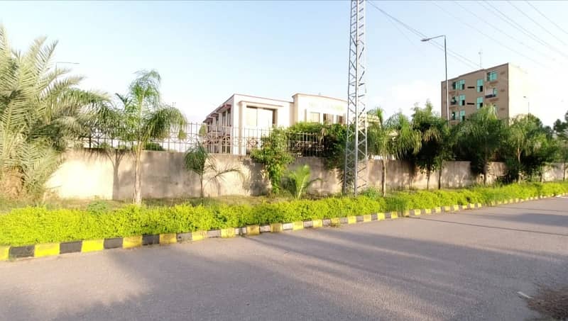 10 Marla Residential Level Plot For Sale In Block D 10