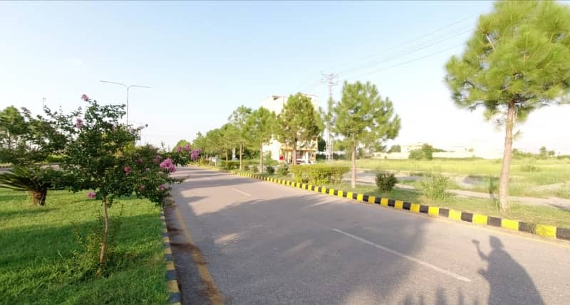10 Marla Residential Plot. Available For Sale. In Wapda Town Block. In D Islamabad. 6