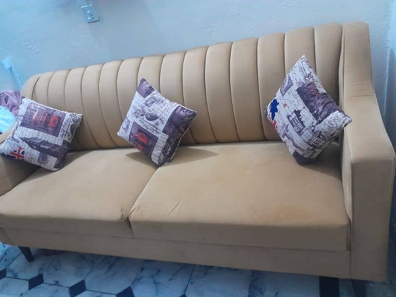 Premium Condition Sofa set at Good Price 2