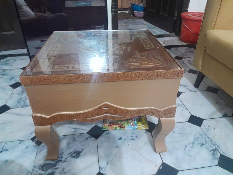 Premium Condition Sofa set at Good Price 5