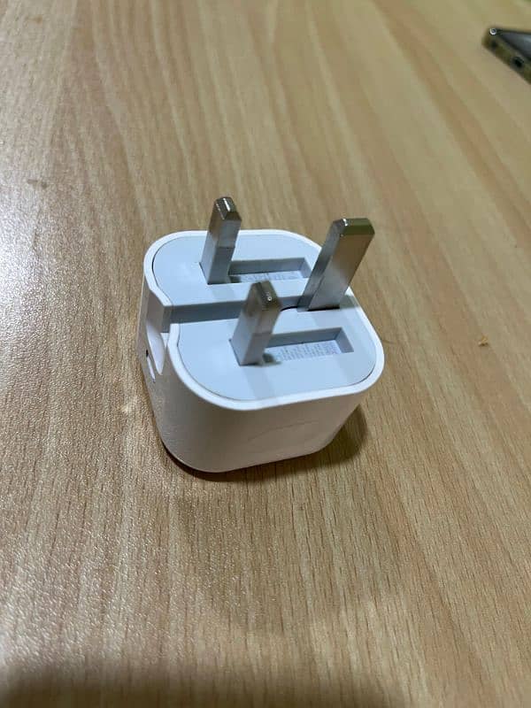 apple 20 watts original charger with mercantile box and receipt 0