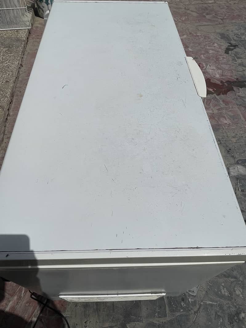 Waves company freezer available 2 year used 2