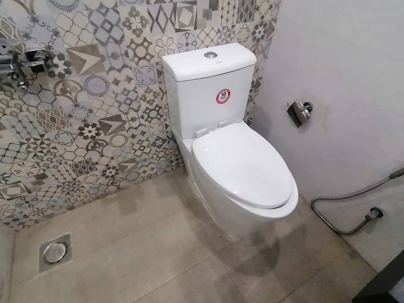 Al Rehman Garden Phase 2 House Sized 3 Marla For sale 4
