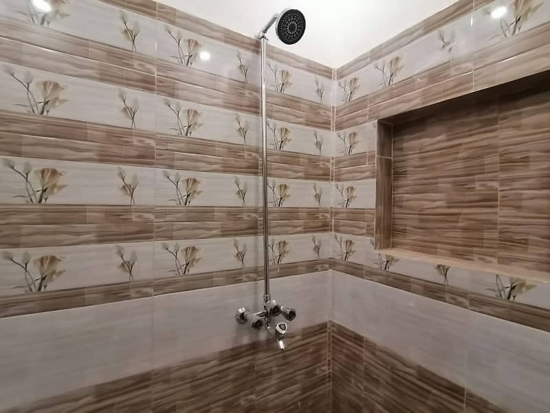 Al Rehman Garden Phase 2 House Sized 3 Marla Is Available 4