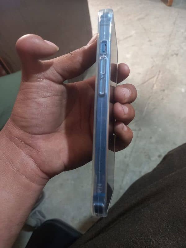 iPhone 13 JV 3