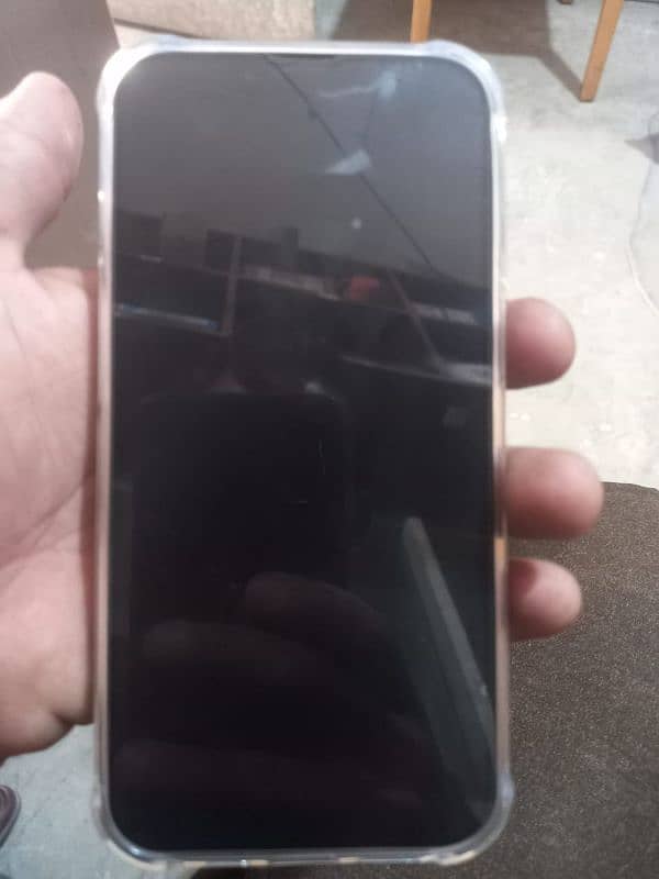 iPhone 13 JV 4
