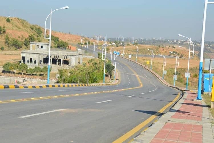 8 Marla Commercial Plot Available On Avenue 6, DHA Phase 3 3