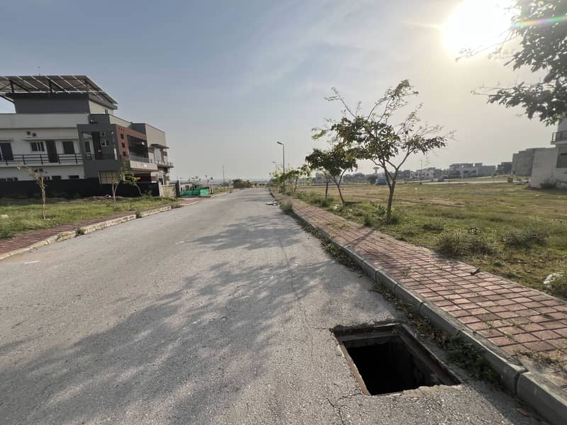 10 Marla Prime Location Plot Available for Sale In Street 10 Sector f-2,Phase 8 Bahria Town 0