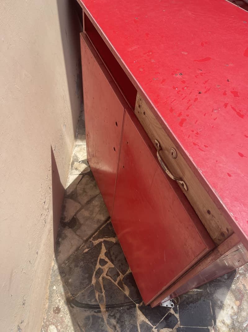 3 Tables & 10 chair  and Chunter available second hand 4