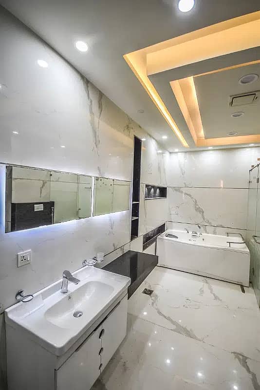 1 kanal Beautiful Upper Portion Available For Rent In DHA 6 8