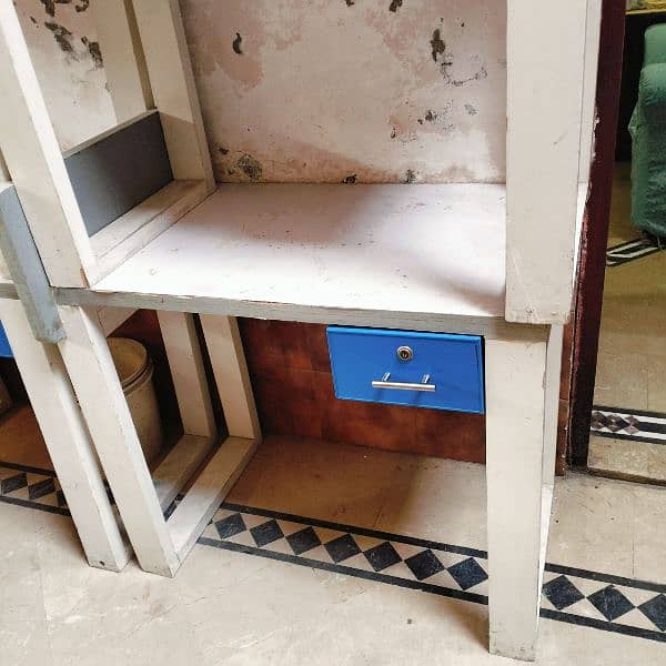 6 Table for sale well condition 0