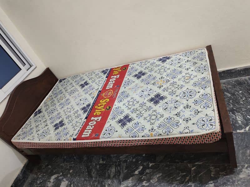 single bed with new matress 1