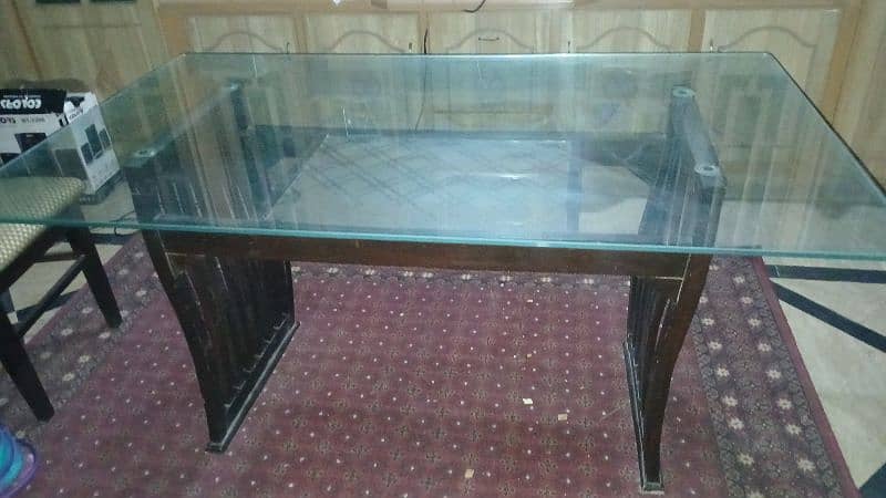 dining table in very good condition 5