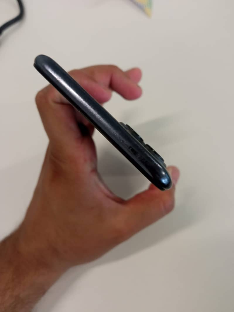 OPPO F17 Pro 4