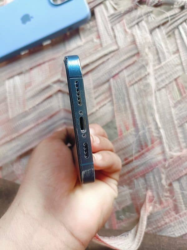 iPhone 13 Pro Max jv 3