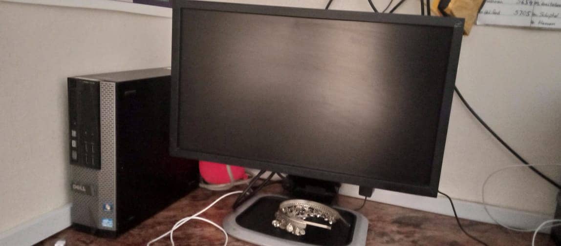 5 Complete PCs – 24" Screen | Core i3 3rd Gen | 16GB RAM | 120GB SSD | 1
