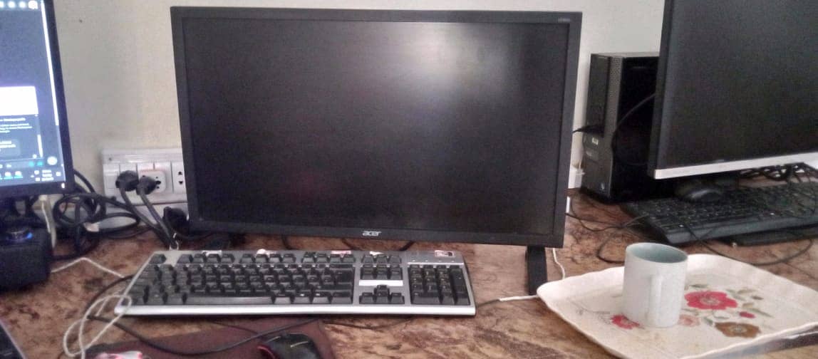 5 Complete PCs – 24" Screen | Core i3 3rd Gen | 16GB RAM | 120GB SSD | 3