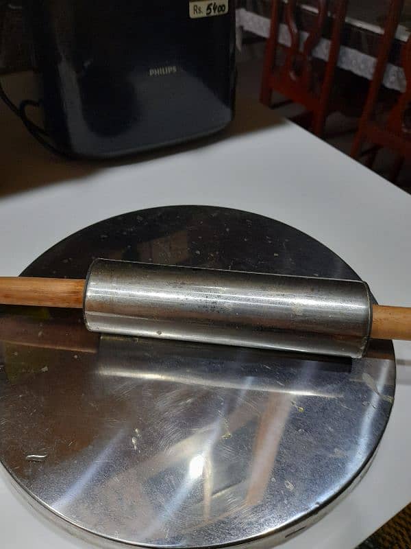 Roller pin with stand 5