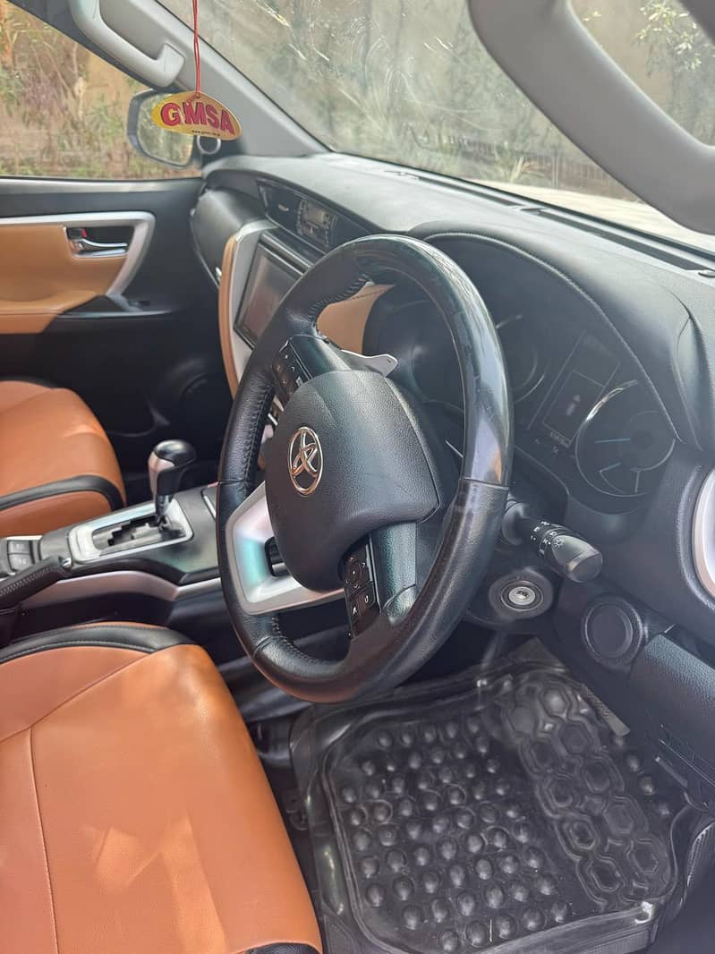 Toyota Fortuner 2.7 VVTi 2017 Model 6