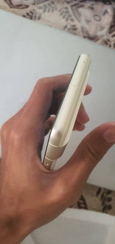 Google pixel 7 (price negotiable) 9