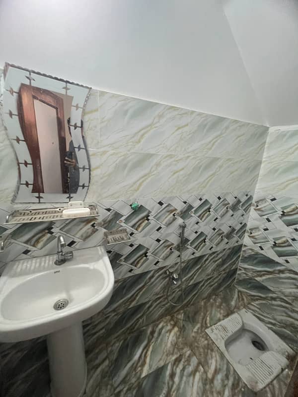 2.5 Marla house for sale in Lahore medical housing scheme phase 2 main canal road Lahore 3