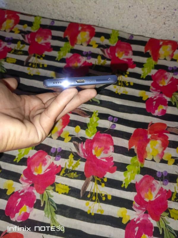 Tecno caman 30s  complete box 5