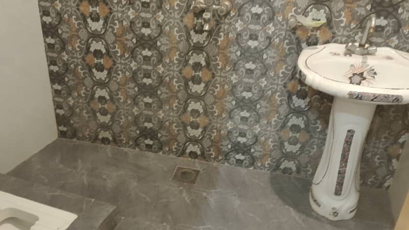 8 MARLA LOWER PORTION FOR RENT 3