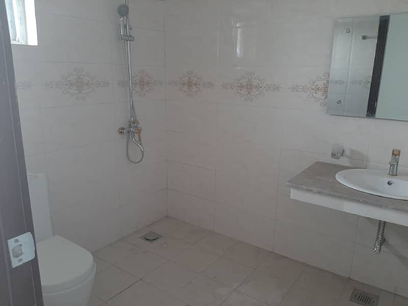 One Kanal House Of Paf Falcon Complex Near Kalma Chowk And Gulberg III Lahore Available For Rent 17