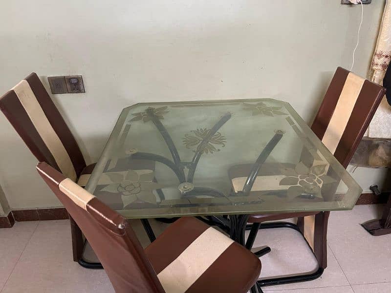 Dining table with 3 chairs 3