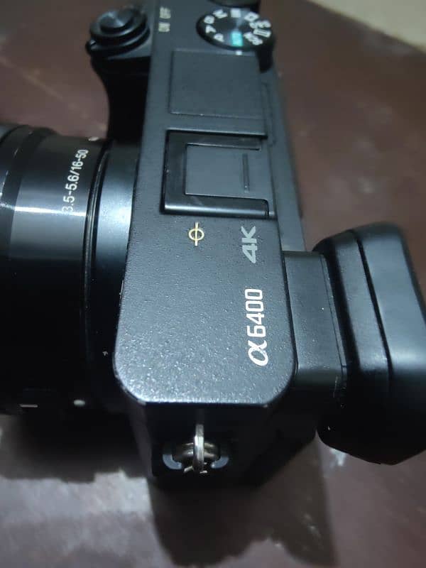 Sony mirrorless a6400 with lens 1