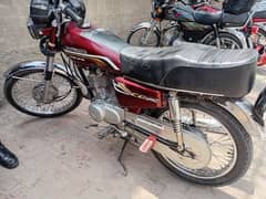 Honda Euro 125. ( 2013 B )
