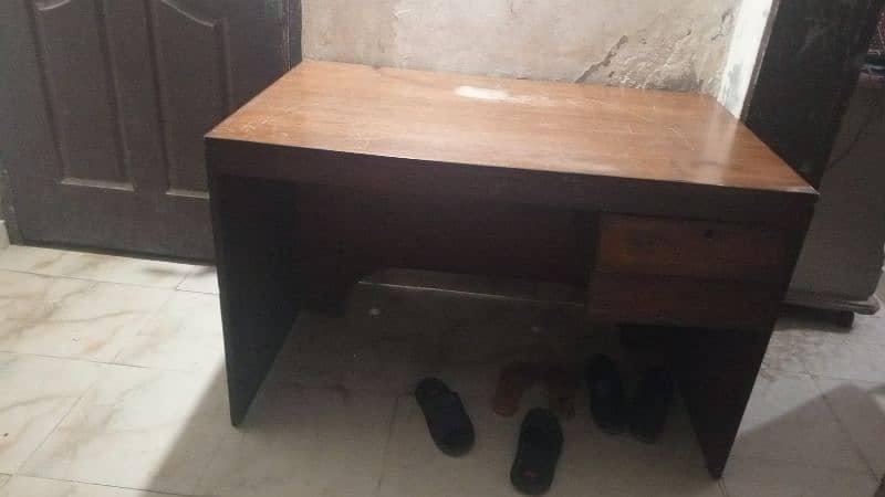 Office side table 1