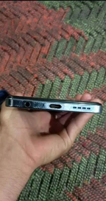 infinix hot 40 (16+256) 4