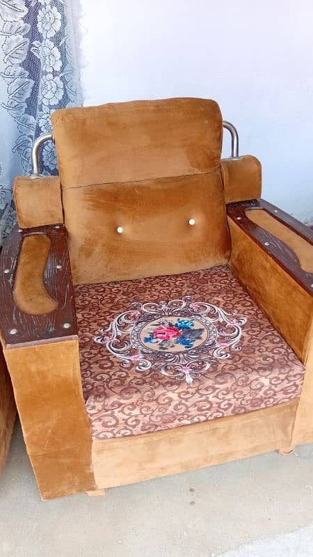 SOFA FOR SALE 0