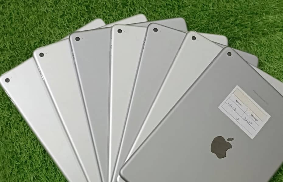 All Ipad / Ipad / Air 2 /16GB, 32GB10/10 with origianal charger 0