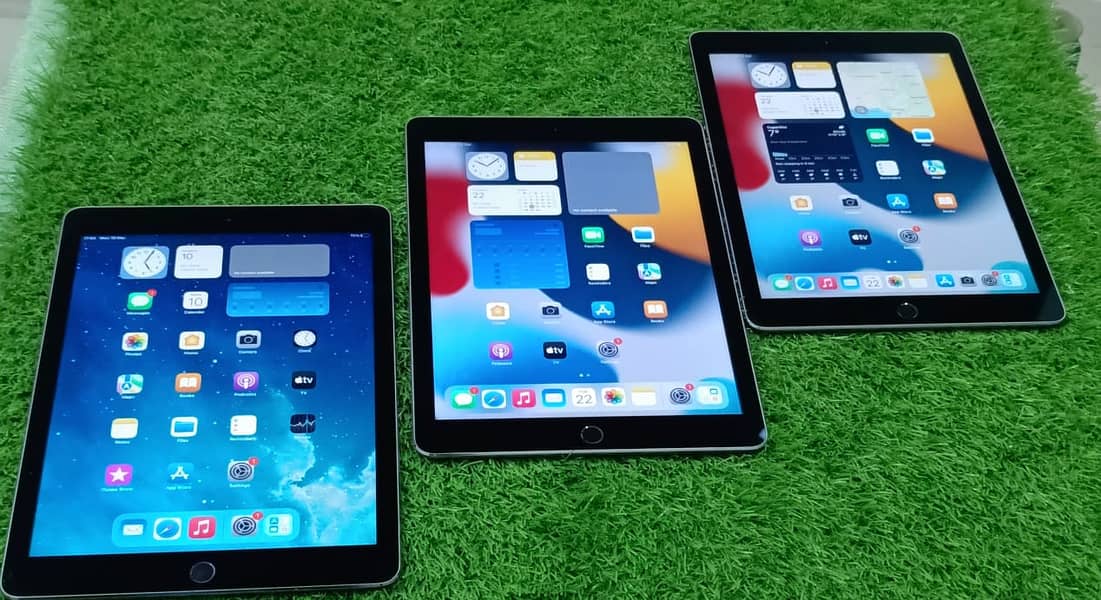 All Ipad / Ipad / Air 2 /16GB, 32GB10/10 with origianal charger 6