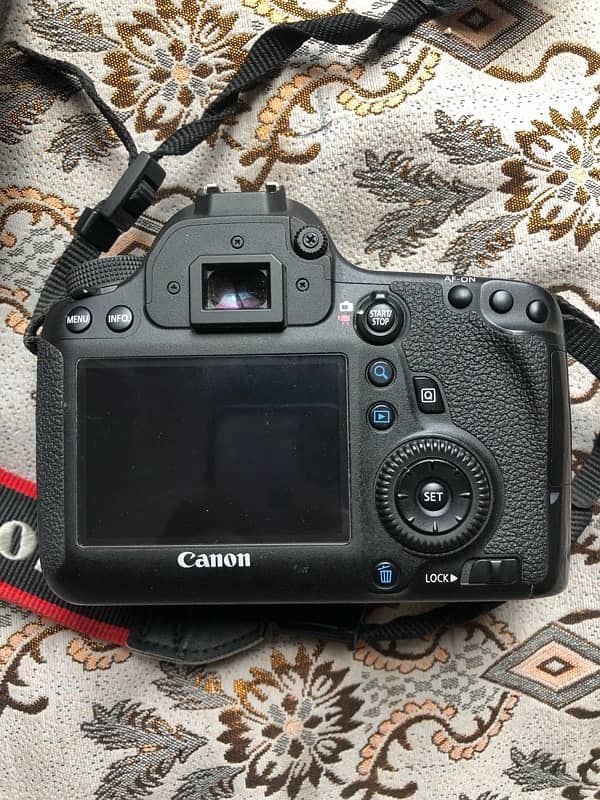 canon 6d with box and accessories 1