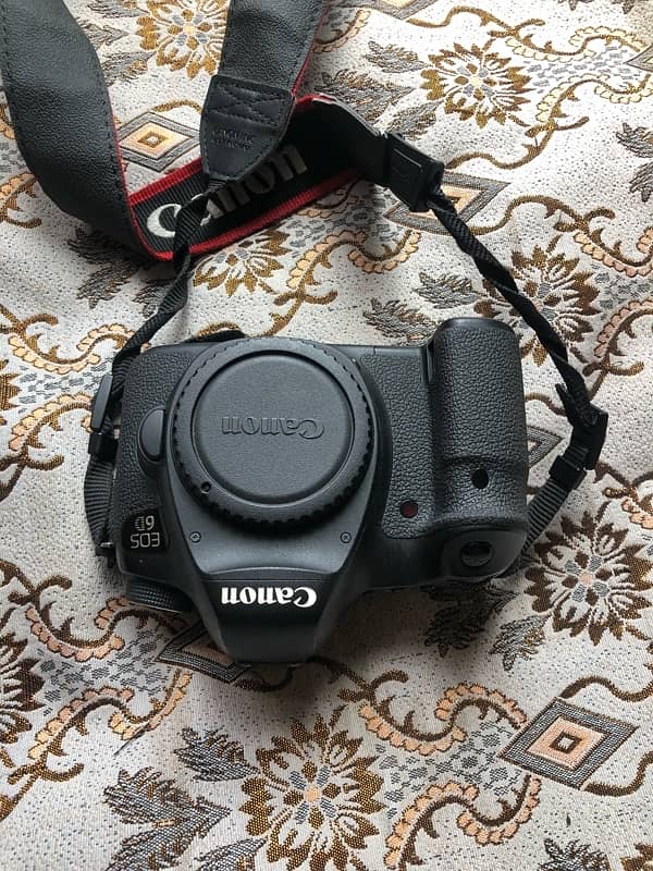 canon 6d with box and accessories 2