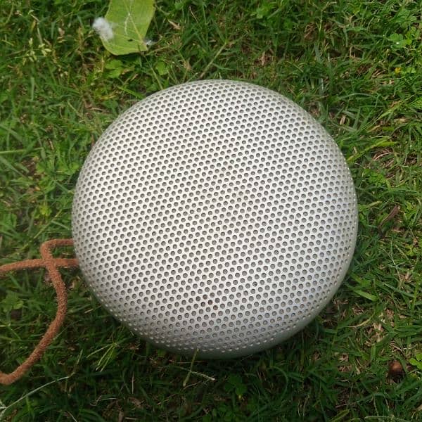 Bang & Olufsen Beoplay A1 Portable Bluetooth Speaker with Microphone 8