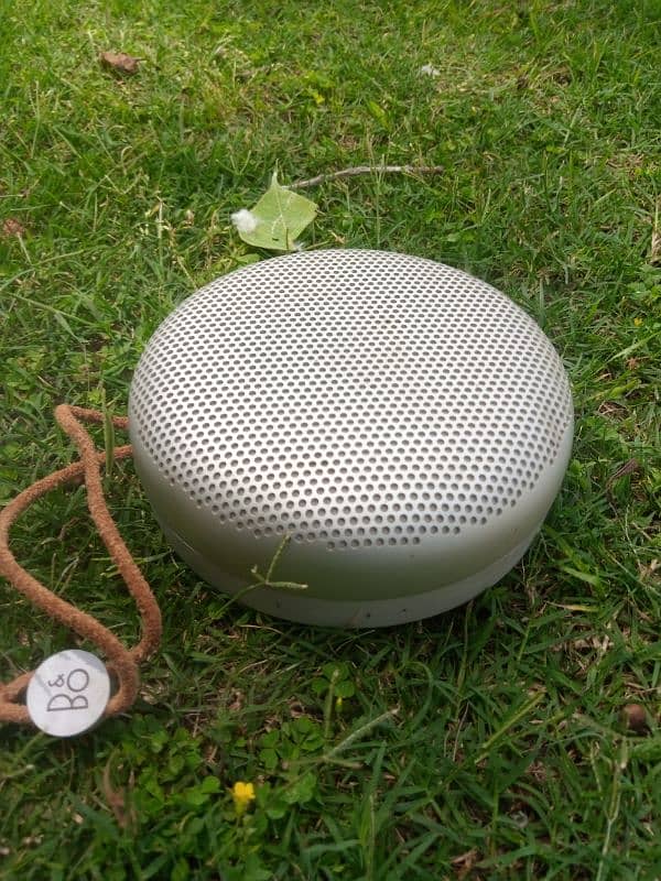 Bang & Olufsen Beoplay A1 Portable Bluetooth Speaker with Microphone 10