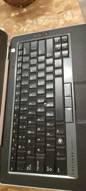 core I5 3rd Generation 6 GB Ram 128 GB SSD 4